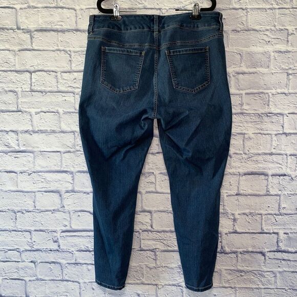 Torrid Jegging Skinny Super Soft High-Rise Jean size 18R - Picture 4 of 14